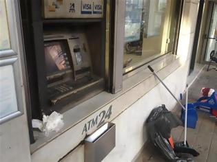 Φωτογραφία για Πάτρα: Μπαράζ εμπρηστικών επιθέσεων σε τράπεζες της Έλληνος Στρατιώτου