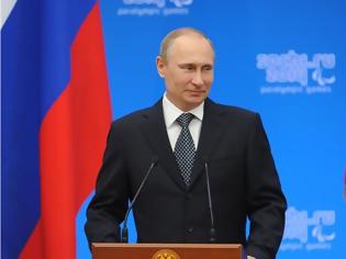 Φωτογραφία για «Απόβαση» Πούτιν στη Νορμανδία: «Παραμένει προσκεκλημένος» είπε ο Φαμπιούς