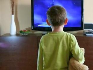 Φωτογραφία για Τηλεόραση και υπολογιστής «βάζουν» περιττά κιλά στα παιδιά