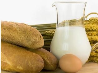 Φωτογραφία για «Φρέσκο γάλα» 11 ημερών και ψωμί με το ζύγι