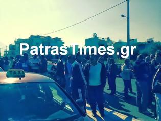 Φωτογραφία για ΣΥΜΒΑΙΝΕΙ ΤΩΡΑ: Πορεία ταξί στη Πάτρα [Photo - Videos]