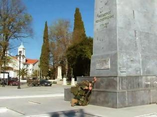 Φωτογραφία για Συγκίνηση! Ο στρατιώτης που γονάτισε μπροστά στον Κολοκοτρώνη!