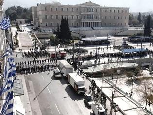 Φωτογραφία για «Οχυρό» η Αθήνα για την παρέλαση - 3.000 αστυνομικοί στο κέντρο