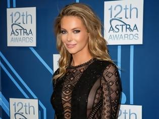 Φωτογραφία για Red Carpet: Η Jennifer Hawkins με Roberto Cavalli (πιο σέξι πεθαίνεις)