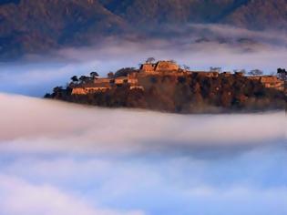 Φωτογραφία για Ένα κάστρο μέσα στα σύννεφα! [photos]