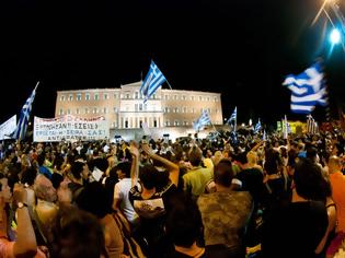 Φωτογραφία για Εκτός κι αν (λέμε τώρα...) απόψε βουλιάξει η πλατεία Συντάγματος....