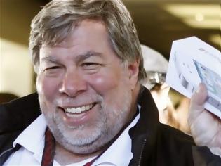 Φωτογραφία για Ο Steve Wozniak κάνει delivery έναν iMac