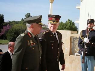 Φωτογραφία για ΕΠΙΣΗΜΗ ΕΠΙΣΚΕΨΗ ΑΡΧΗΓΟΥ ΕΝΟΠΛΩΝ ΔΥΝΑΜΕΩΝ ΤΗΣ ΛΕΤΟΝΙΑΣ ΣΤΟ ΓΕΕΘΑ