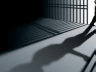 Φωτογραφία για Σωφρονιστικός υπάλληλος ομολόγησε τα βασανιστήρια στον Αλβανό βαρυποινίτη - Εκδόθηκαν ήδη οκτώ εντάλματα σύλληψης