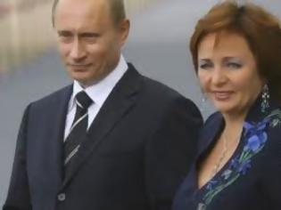 Φωτογραφία για Πήρε διαζύγιο ο Πούτιν από την Λουντμίλα