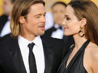 Φωτογραφία για Angelina Jolie-Brad Pitt: Παντρεύονται στη Σαντορίνη