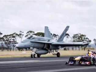 Φωτογραφία για BINTEO-To μονοθέσιο της Red Bull κοντράρει μαχητικό τζετ F-18