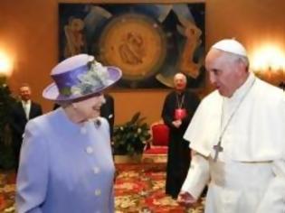 Φωτογραφία για Δώρο για τον πρίγκιπα Γεώργιο έδωσε ο Πάπας στην βασίλισσα Ελισάβετ