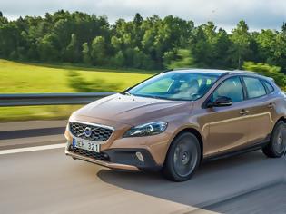 Φωτογραφία για Volvo V40 Cross Country: αυτόματο ή μηχανικό κιβώτιο προσφέρεται στην ίδια τιμή