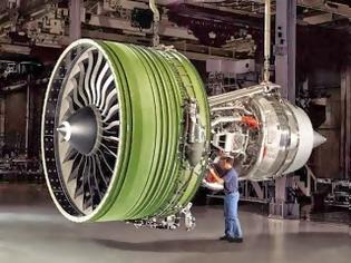 Φωτογραφία για Ο ισχυρότερος κινητήρας τζετ στον κόσμο - Ο κινητήρας ενός Boeing 777 (ΕΙΚΟΝΕΣ)