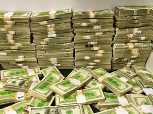 Φωτογραφία για Πώς ξοδεύονται 100 εκατ. $ κέρδη από πόκερ; [NSFW]