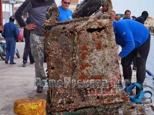 Φωτογραφία για Η Λέσχη Ελλήνων Καταδρομέων Πρέβεζας καθάρισε το Λιμάνι της Πρέβεζας [Photos - Videos]