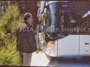 Φωτογραφία για Κατασκεύασαν κυκλικό κόμβο στο Αμμούδι, όπου δεν χωράει λεωφορείο! [Video]