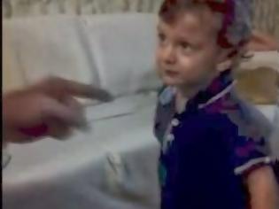 Φωτογραφία για Αγοράκι 2 ετών ξέρει όλες τις πρωτεύουσες του κόσμου [video]