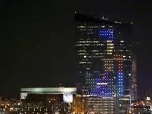 Φωτογραφία για Έπαιξαν Tetris σε έναν ουρανοξύστη 29 ορόφων! [video]