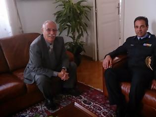 Φωτογραφία για Πάτρα: Συνάντηση του Δημάρχου με τον Υποστράτηγο της Πυροσβεστικής, Ιωάννη Καρατζιά