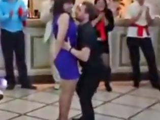 Φωτογραφία για Ο τύπος την έκανε δική του λόγω... χορού! [video]