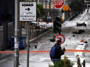 Φωτογραφία για «Μίλησαν» οι κάμερες για την βόμβα στην Αθήνα: Καταγράφηκε ο δράστης