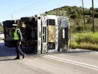 Φωτογραφία για Πάτρα: Σοβαρό τροχαίο στα Αραχωβίτικα - Συγκρούστηκαν 2 νταλίκες