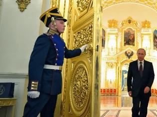 Φωτογραφία για Το χρήμα δεν φέρνει εξουσία: Το πόθεν έσχες του Βλαντιμίρ Πούτιν - Είναι ο φτωχότερος σε όλη την κυβέρνησή του
