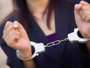 Φωτογραφία για Συνελήφθησαν τέσσερις γυναίκες, οι οποίες παρίσταναν υπαλλήλους της Πρόνοιας