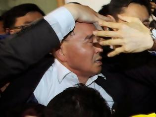 Φωτογραφία για Επίθεση συγγενών αγνοουμένων στον νοτιοκορεάτη πρωθυπουργό