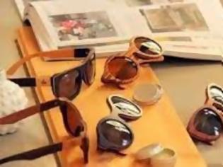 Φωτογραφία για Πάτρα: Άρπαξε γυαλιά από κατάστημα οπτικών