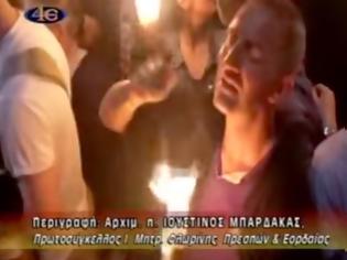 Φωτογραφία για Έλληνας στα Ιεροσόλυμα πιάνει το Άγιο Φως και δεν καίγεται! Δείτε το καταπληκτικό βίντεο
