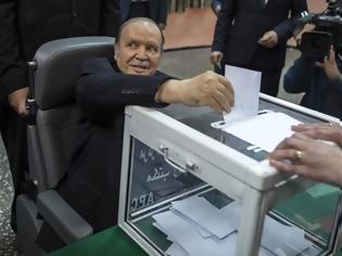 Φωτογραφία για Αλγερία: Επανεξελέγη πρόεδρος με 80% των ψήφων ο Μπουτεφλίκα
