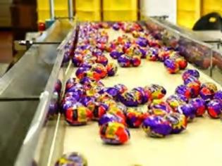 Φωτογραφία για Πως φτιάχνονται τα σοκολατένια αυγά [video]