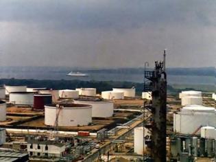 Φωτογραφία για Βρετανία: Κλοπή καυσίμου και παύση εργασιών σε πετρελαιαγωγό της Exxon