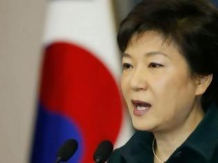 Φωτογραφία για Πρόεδρος Ν. Κορέας: Οι ενέργειες του πλοιάρχου ισοδυναμούν με φόνο