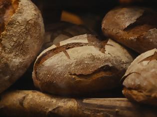 Φωτογραφία για Αχαΐα: Μπαγιάτικο ψωμί και γάλα βερεσέ ζητούν από φούρνους