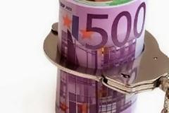 Αγρίνιο: 200 ευρώ τη εβδομάδα… για να μη σας δέρνουμε!