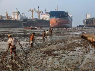 Φωτογραφία για Chittagong, Mπαγκλαντές: Νεκροταφείο πλοίων και ανθρώπων
