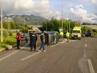 Φωτογραφία για Πάτρα-Τώρα: Σφοδρή σύγκρουση αυτοκινήτων στην έξοδο της Περιμετρικής - Τρεις τραυματίες