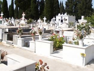 Φωτογραφία για «Μούδιασαν» όλοι στην κηδεία όταν την είδαν να...