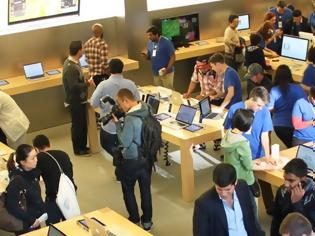 Φωτογραφία για Η Apple αυξάνει τις πωλήσεις σε πολλές χώρες αλλά μειώνονται στην Αμερική