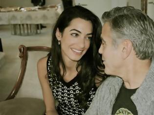 Φωτογραφία για Το New York Magazine αναρωτιέται τι κάνει αυτή η γυναικάρα με τον μεσήλικα ηθοποιό Clooney