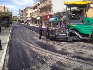 Φωτογραφία για Ξεκίνησαν σήμερα οι εργασίες για την ασφαλτόστρωση κεντρικών οδών του Λαγκάδα