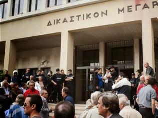 Φωτογραφία για Γιάννενα: Στον ανακριτή ο παιδόφιλος παιδίατρος - Πότε θα δοθούν στη δημοσιότητα τα στοιχεία του