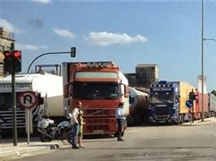 Φωτογραφία για Μπλόκο σε επικίνδυνα φορτία στο λιμάνι της Πάτρας
