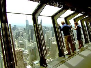 Φωτογραφία για Ουρανοξύστης γέρνει για να απολαύσετε τη θεά! Το VIDEO που κόβει την ανάσα