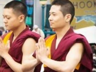 Φωτογραφία για Μοναχοί του Θιβέτ χορεύουν breakdance! - Πρωτότυπο βίντεο!