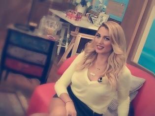 Φωτογραφία για Το σταυροπόδι της Σπυροπούλου και τα «απανωτά» μίνι προκαλούν ταραχές [photo]